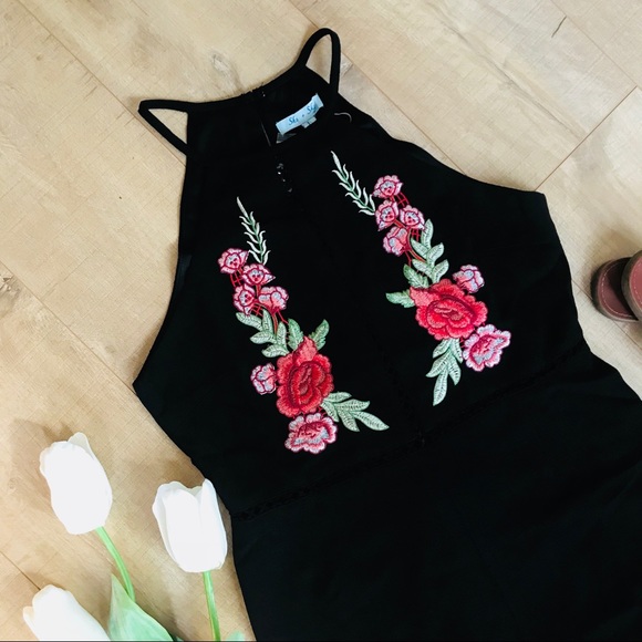 High Neck Floral Romper - Picture 4 of 7